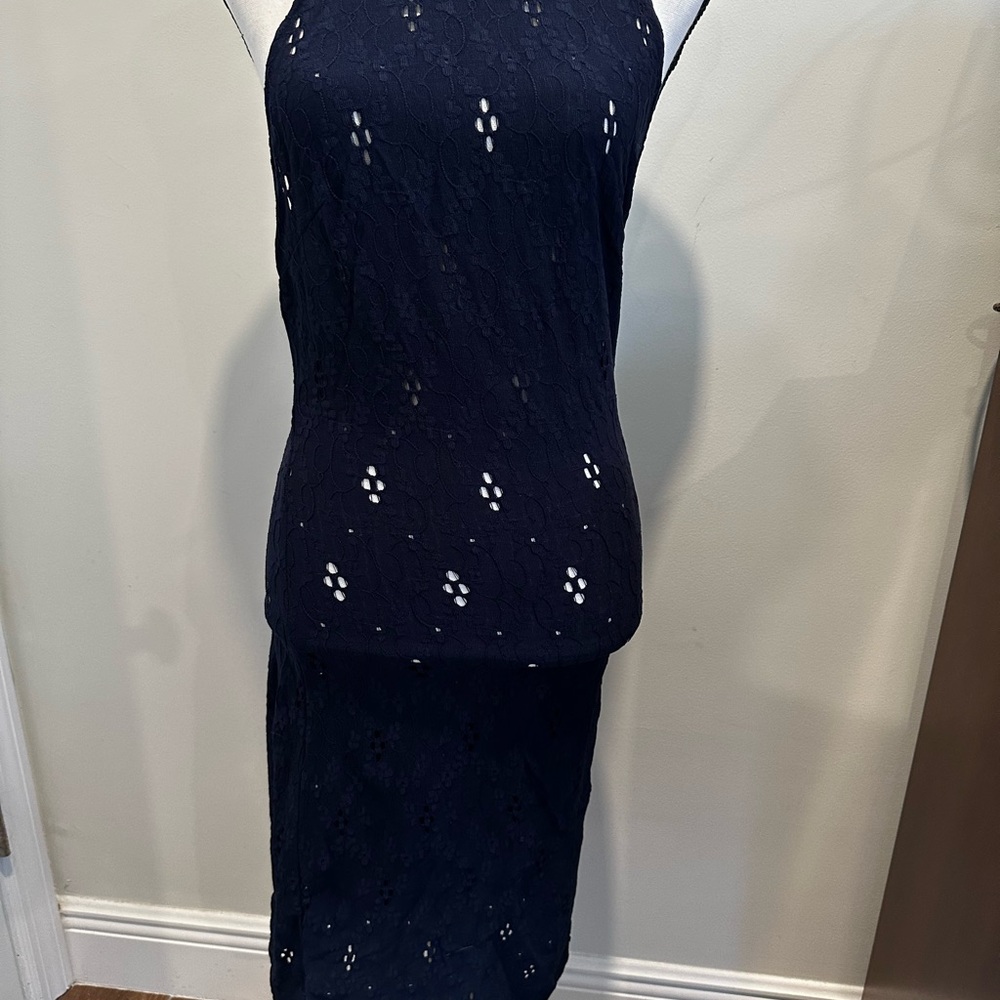 Midi dress with an open back